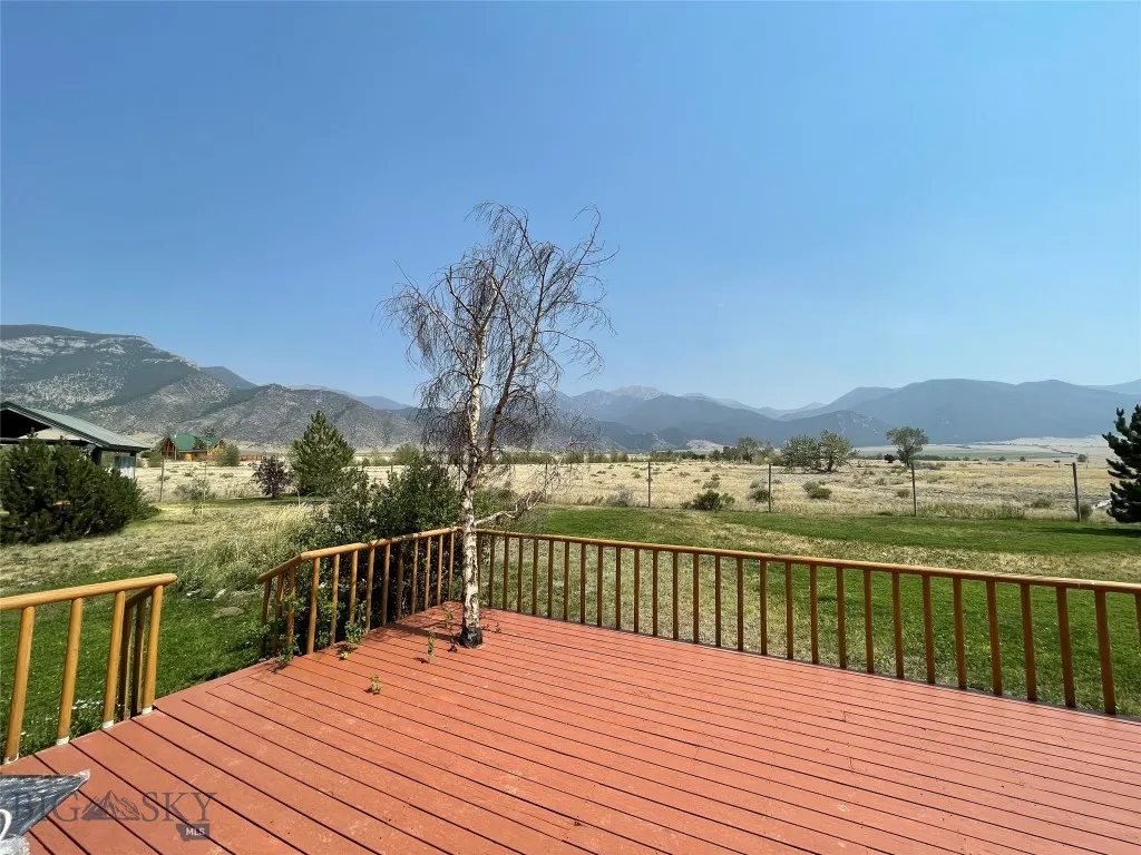 18 White Rock Lane, Whitehall, Montana 59759, Whitehall, Montana 59759, 3 Bedrooms Bedrooms, ,2 BathroomsBathrooms,Residential,For Sale,18 White Rock Lane, Whitehall, Montana 59759,403744