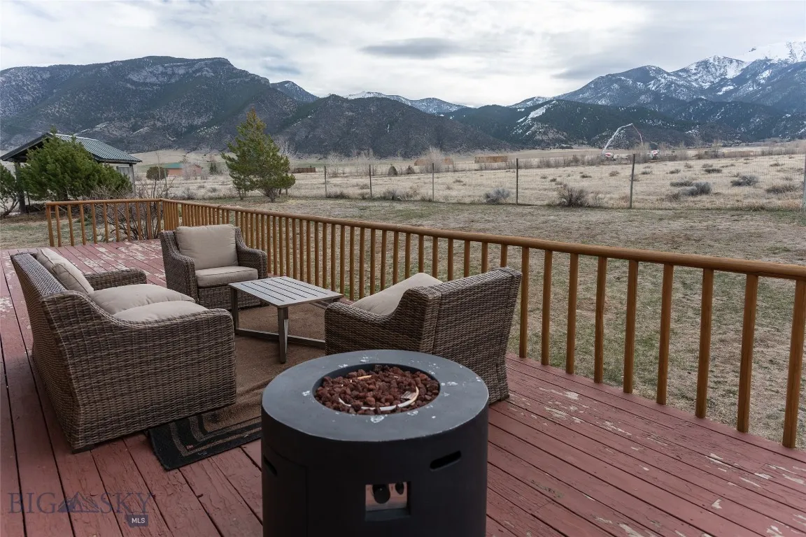 18 White Rock Lane, Whitehall, Montana 59759, Whitehall, Montana 59759, 3 Bedrooms Bedrooms, ,2 BathroomsBathrooms,Residential,For Sale,18 White Rock Lane, Whitehall, Montana 59759,403744