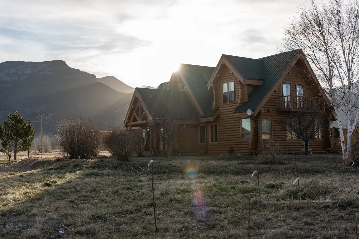 18 White Rock Lane, Whitehall, Montana 59759, Whitehall, Montana 59759, 3 Bedrooms Bedrooms, ,2 BathroomsBathrooms,Residential,For Sale,18 White Rock Lane, Whitehall, Montana 59759,403744