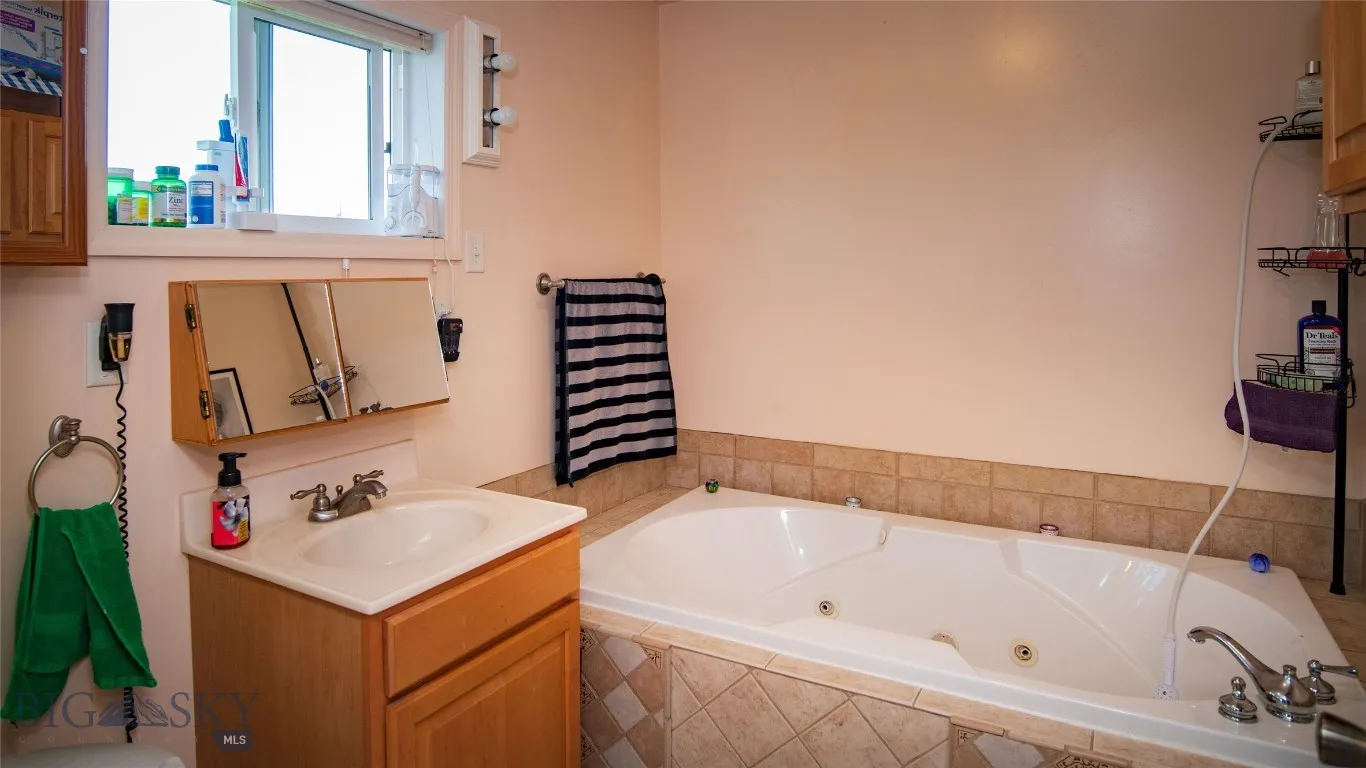 65 Indian Rings Road, Big Timber, Montana 59011, Big Timber, Montana 59011, 4 Bedrooms Bedrooms, ,2 BathroomsBathrooms,Residential,For Sale,65 Indian Rings Road, Big Timber, Montana 59011,403651