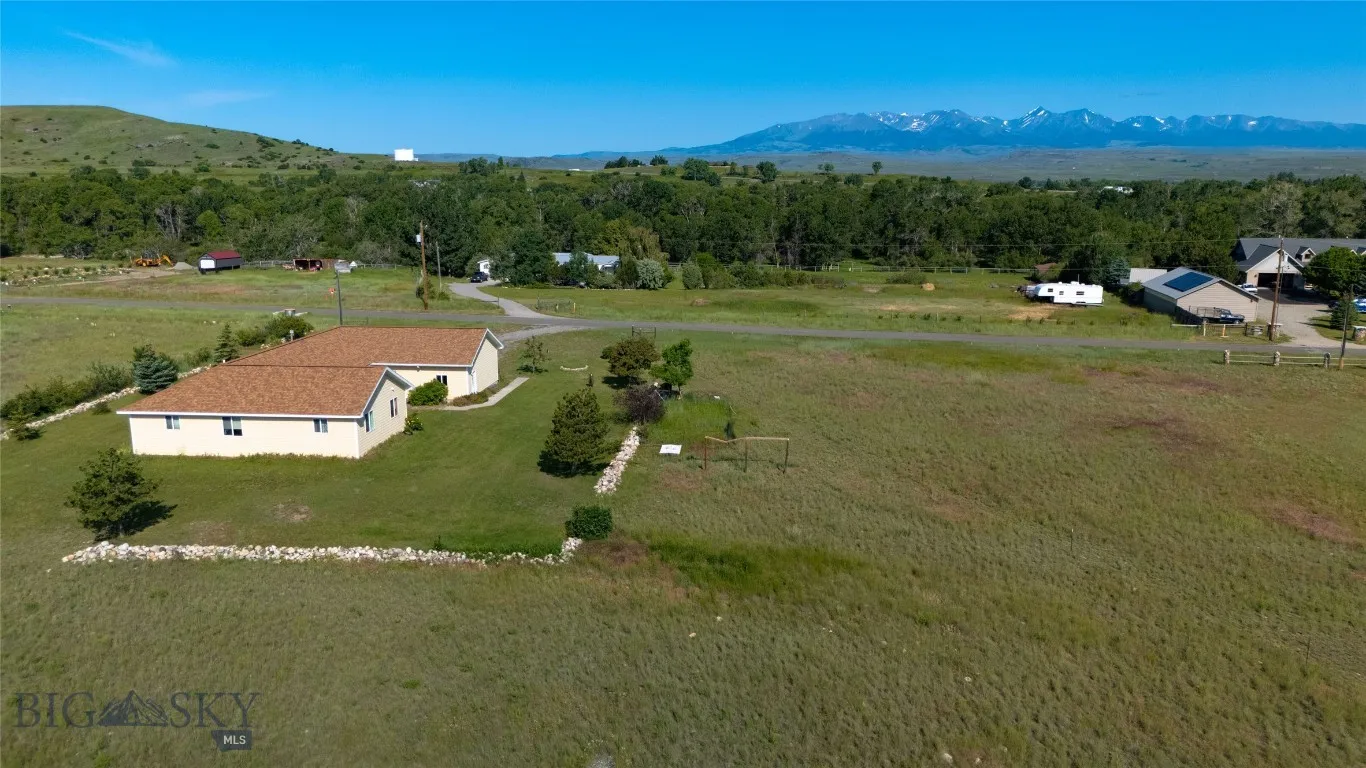 65 Indian Rings Road, Big Timber, Montana 59011, Big Timber, Montana 59011, 4 Bedrooms Bedrooms, ,2 BathroomsBathrooms,Residential,For Sale,65 Indian Rings Road, Big Timber, Montana 59011,403651