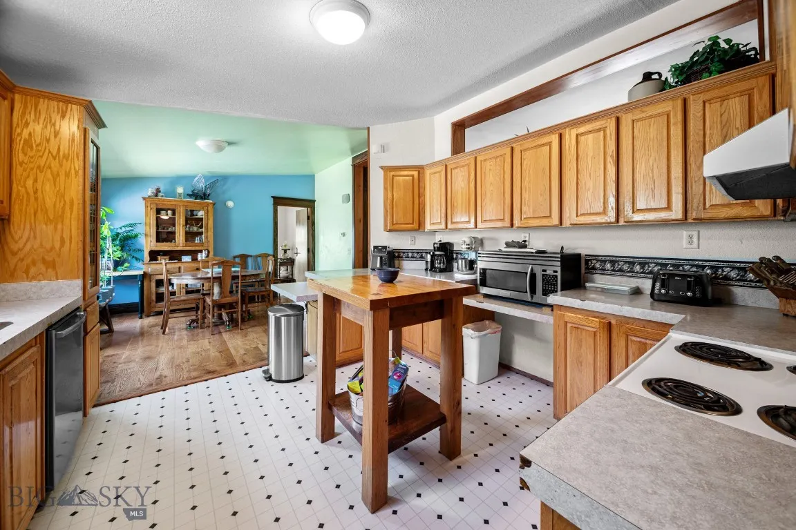 3400 Magenta Road, Bozeman, Montana 59718, Bozeman, Montana 59718, 4 Bedrooms Bedrooms, ,2 BathroomsBathrooms,Residential,For Sale,3400 Magenta Road, Bozeman, Montana 59718,0,403705