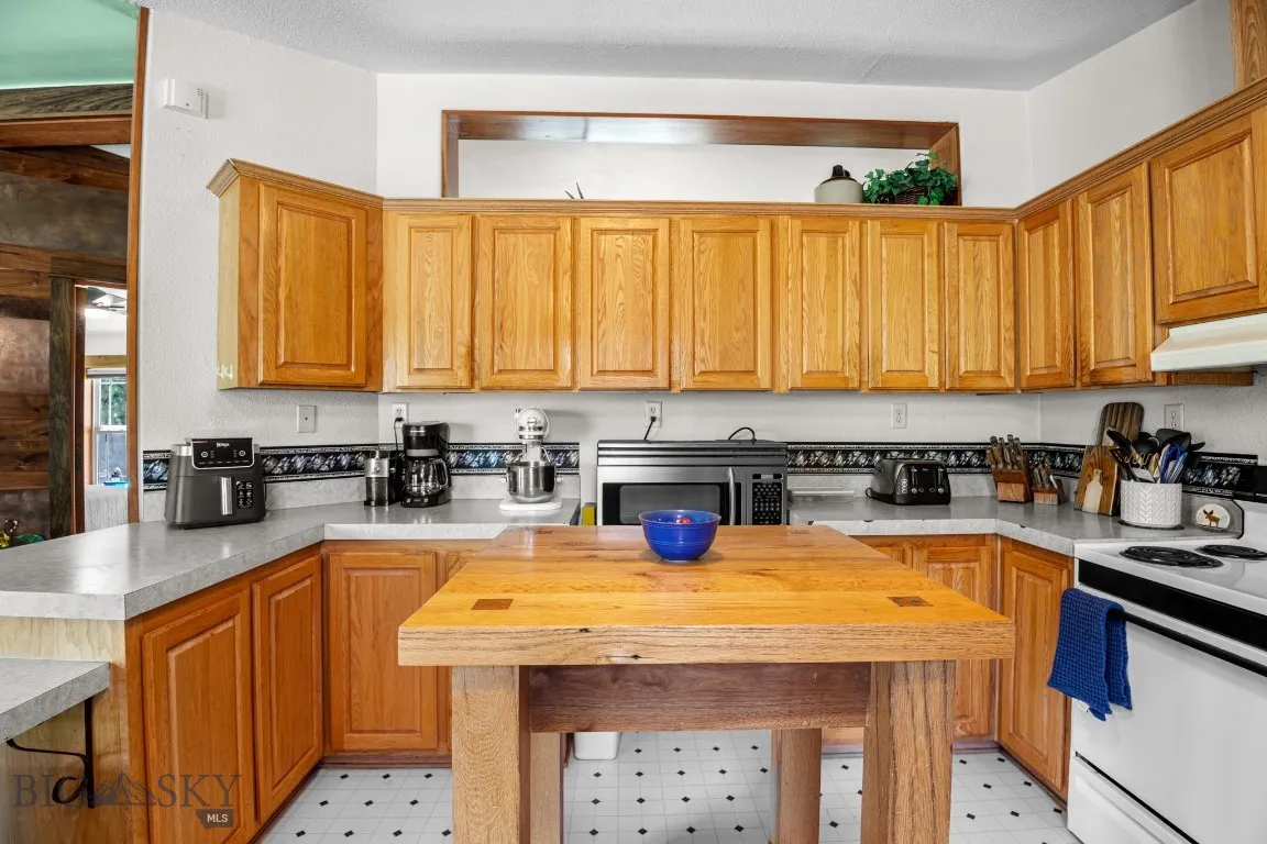 3400 Magenta Road, Bozeman, Montana 59718, Bozeman, Montana 59718, 4 Bedrooms Bedrooms, ,2 BathroomsBathrooms,Residential,For Sale,3400 Magenta Road, Bozeman, Montana 59718,0,403705