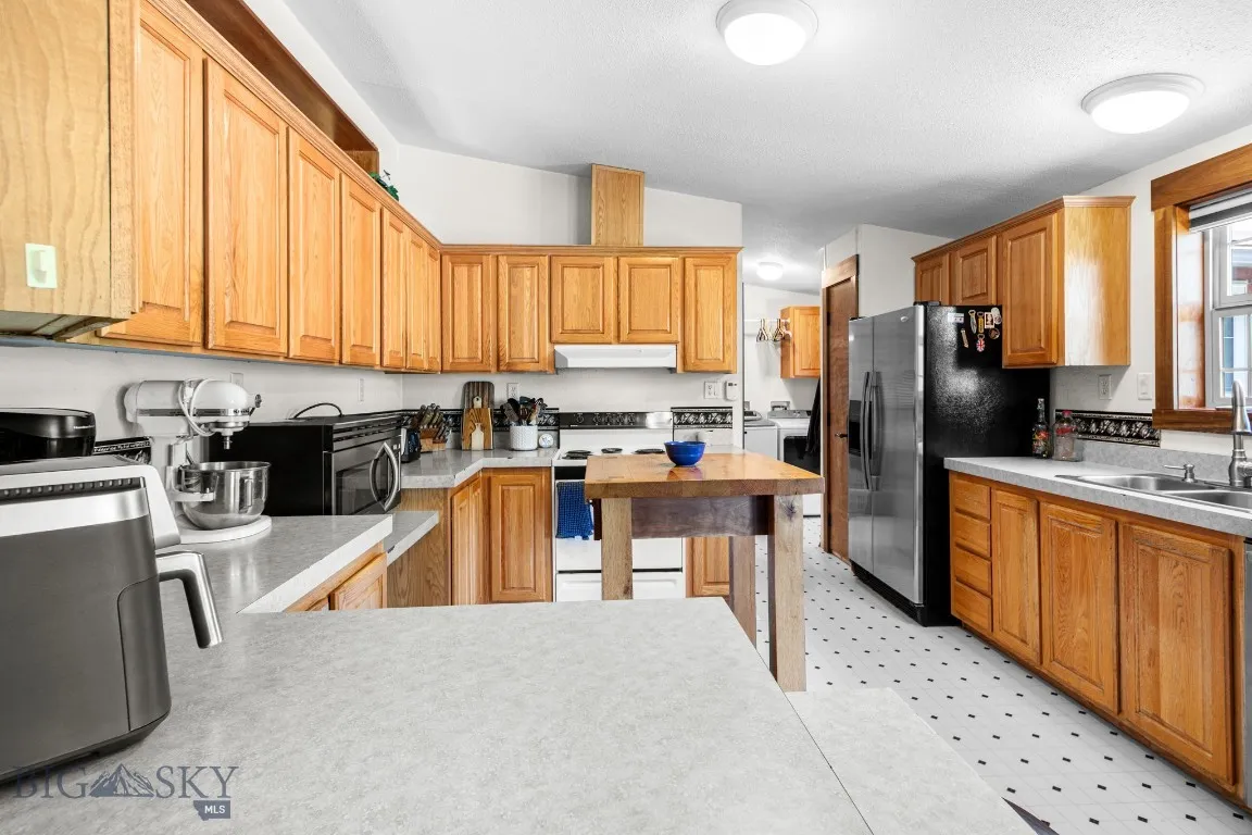 3400 Magenta Road, Bozeman, Montana 59718, Bozeman, Montana 59718, 4 Bedrooms Bedrooms, ,2 BathroomsBathrooms,Residential,For Sale,3400 Magenta Road, Bozeman, Montana 59718,0,403705