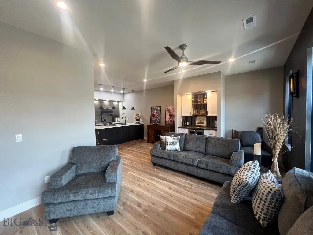 116 W Park A, Butte, Montana 59701, Butte, Montana 59701, 1 Bedroom Bedrooms, ,1 BathroomBathrooms,Residential,For Sale,116 W Park A, Butte, Montana 59701,403771