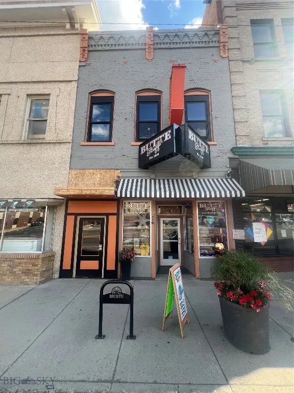 116 W Park A, Butte, Montana 59701, Butte, Montana 59701, 1 Bedroom Bedrooms, ,1 BathroomBathrooms,Residential,For Sale,116 W Park A, Butte, Montana 59701,403771