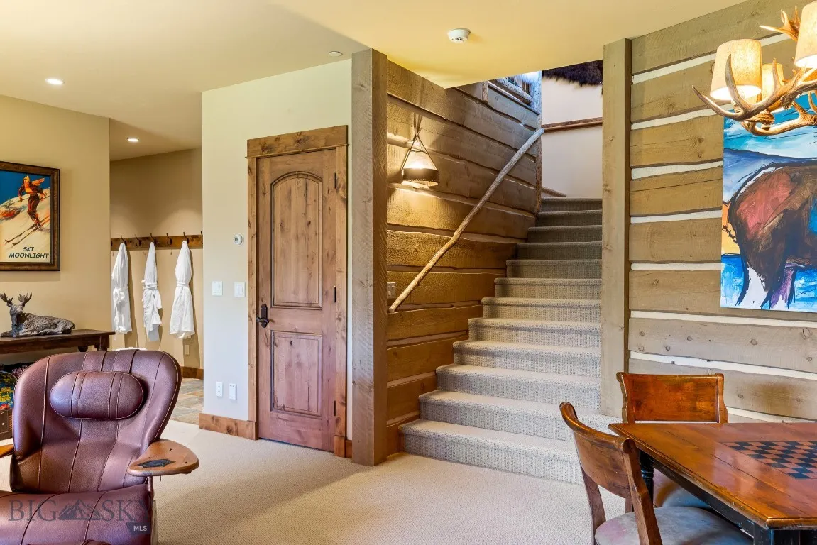 Stair detail to lower level