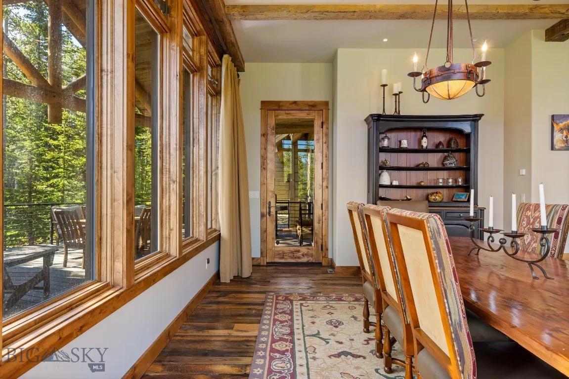Dining area to patio