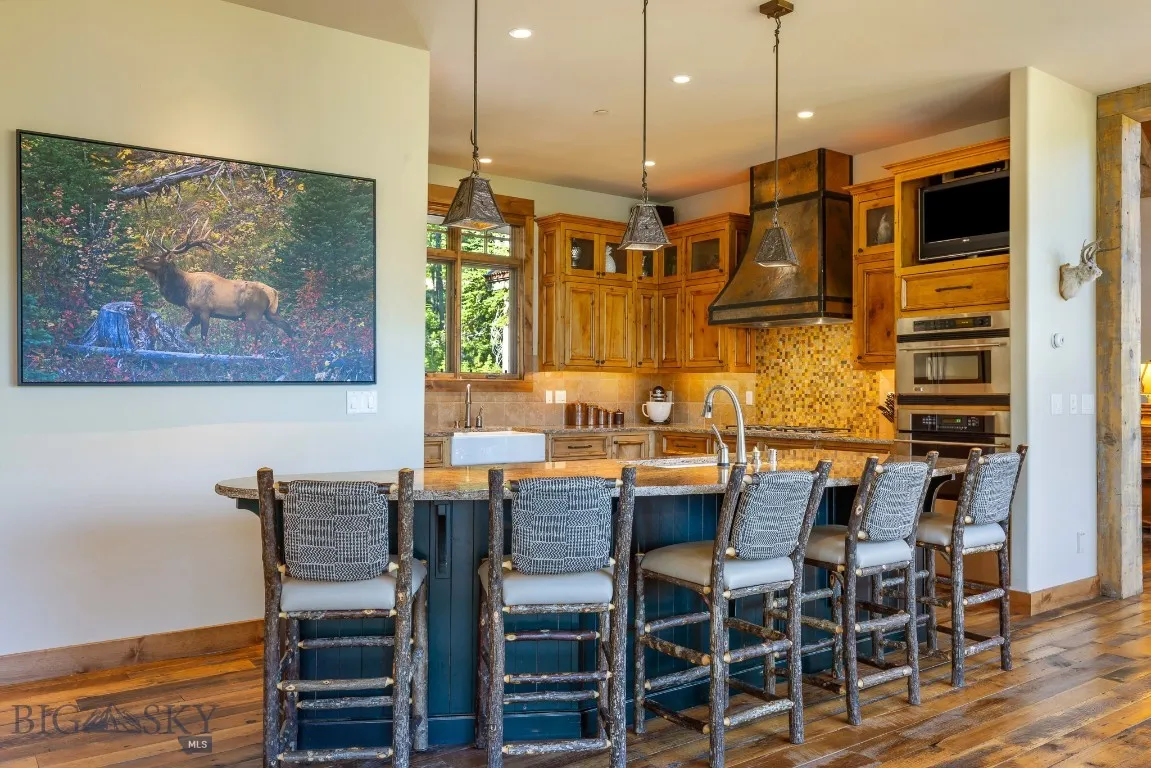 Counter seating for 5