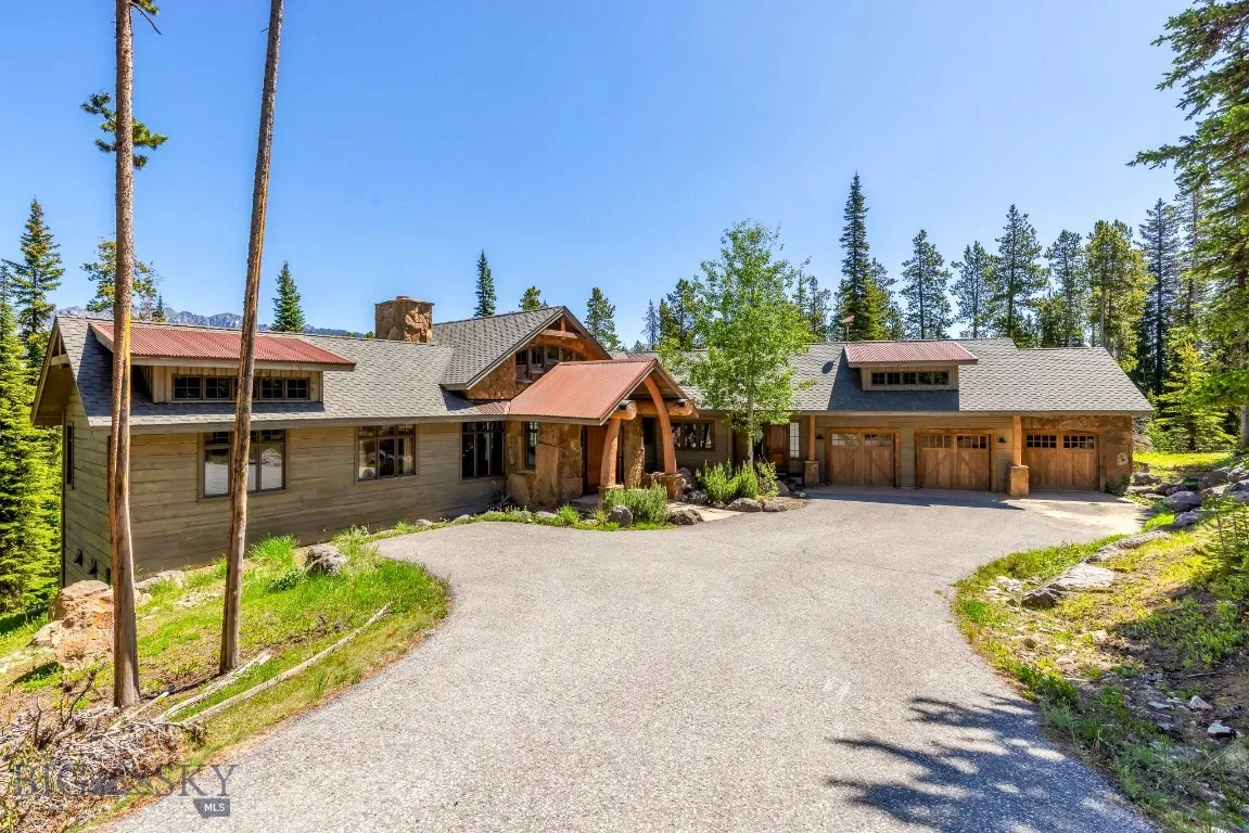 3 Car garage
