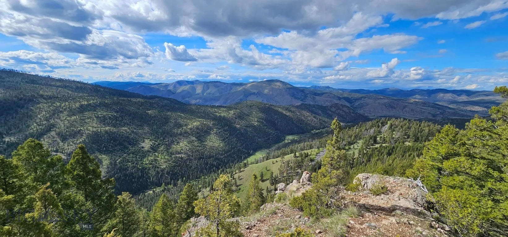 View of mountain feature