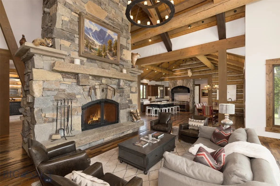 Gorgeous Vaulted Ceiling Living Room
