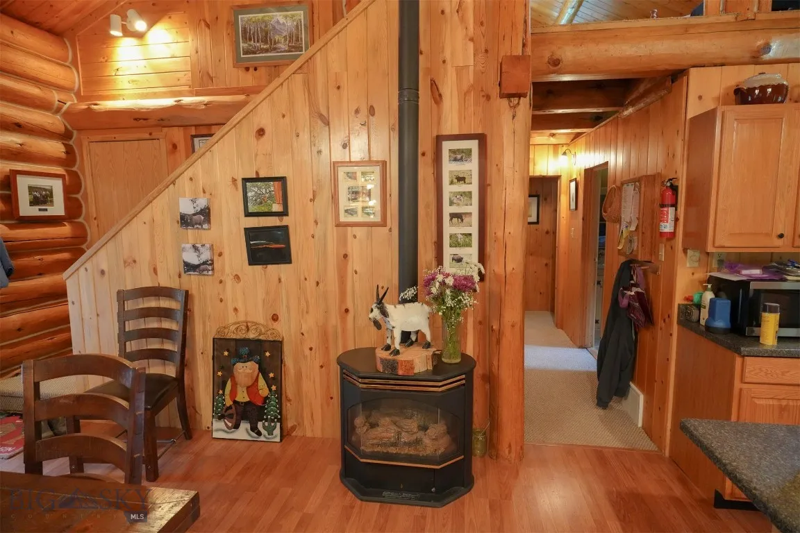 6 Arrowpoint, Silver Gate, Montana 59081, Silver Gate, Montana 59081, 4 Bedrooms Bedrooms, ,1 BathroomBathrooms,Residential,For Sale,6 Arrowpoint, Silver Gate, Montana 59081,0,403840