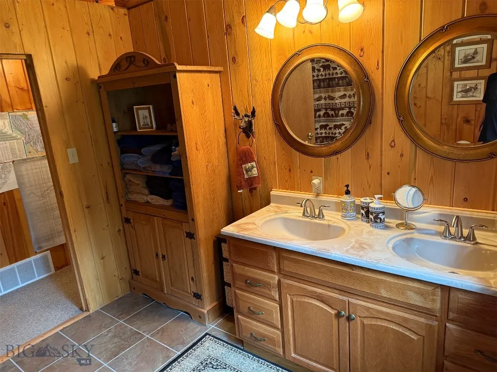 6 Arrowpoint, Silver Gate, Montana 59081, Silver Gate, Montana 59081, 4 Bedrooms Bedrooms, ,1 BathroomBathrooms,Residential,For Sale,6 Arrowpoint, Silver Gate, Montana 59081,0,403840