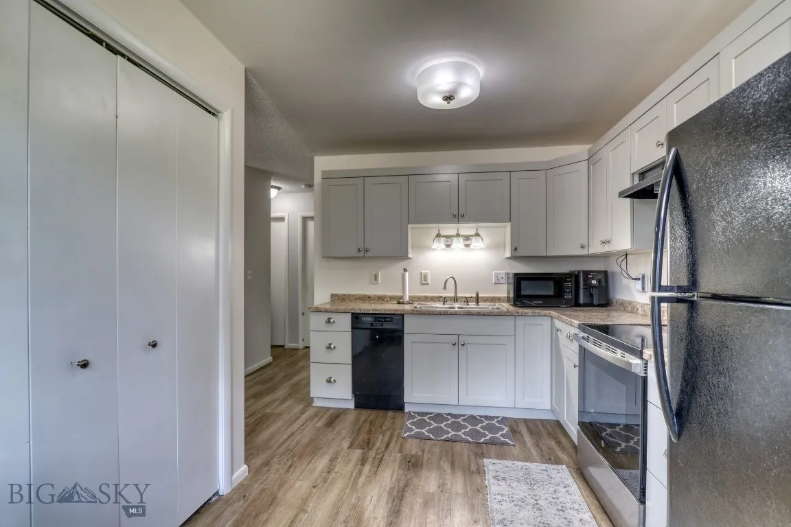105 N Yellowstone 3, Livingston, Montana 59047, Livingston, Montana 59047, 2 Bedrooms Bedrooms, ,1 BathroomBathrooms,Residential,For Sale,105 N Yellowstone 3, Livingston, Montana 59047,403845