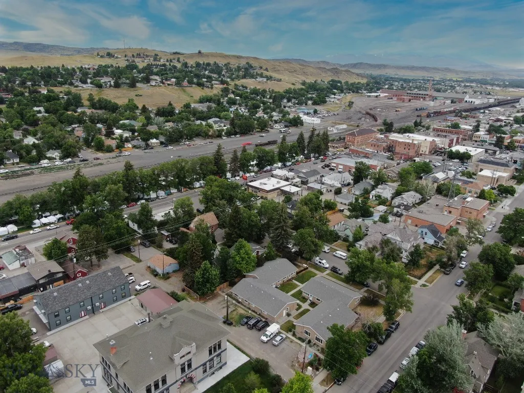 105 N Yellowstone 3, Livingston, Montana 59047, Livingston, Montana 59047, 2 Bedrooms Bedrooms, ,1 BathroomBathrooms,Residential,For Sale,105 N Yellowstone 3, Livingston, Montana 59047,403845