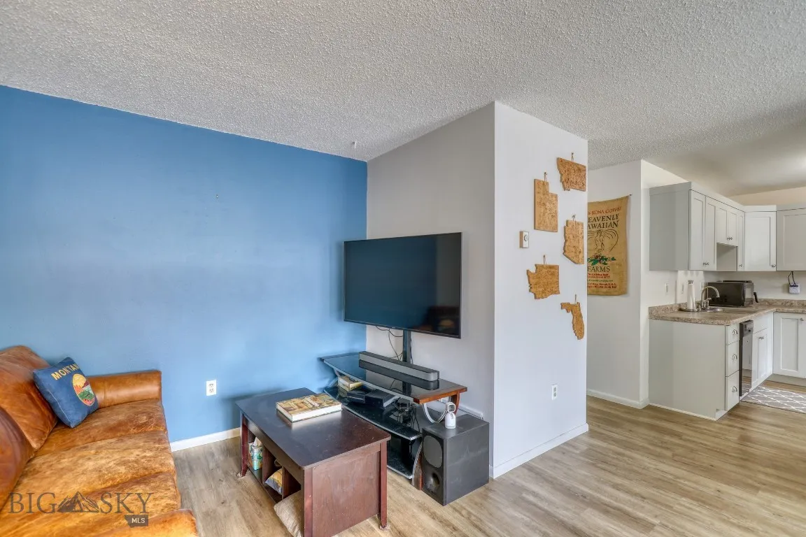 105 N Yellowstone 3, Livingston, Montana 59047, Livingston, Montana 59047, 2 Bedrooms Bedrooms, ,1 BathroomBathrooms,Residential,For Sale,105 N Yellowstone 3, Livingston, Montana 59047,403845