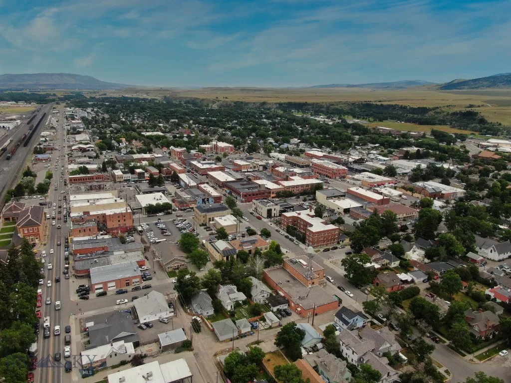 105 N Yellowstone 3, Livingston, Montana 59047, Livingston, Montana 59047, 2 Bedrooms Bedrooms, ,1 BathroomBathrooms,Residential,For Sale,105 N Yellowstone 3, Livingston, Montana 59047,403845