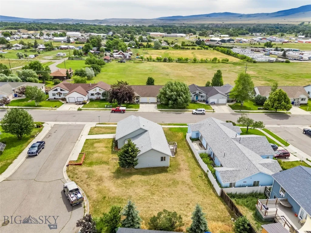 1304 Absaroka Court, Livingston, Montana 59047, Livingston, Montana 59047, 4 Bedrooms Bedrooms, ,2 BathroomsBathrooms,Residential,For Sale,1304 Absaroka Court, Livingston, Montana 59047,403761
