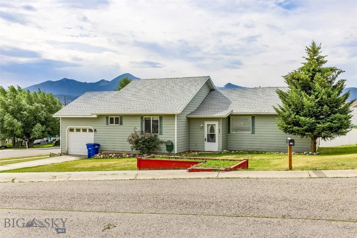 1304 Absaroka Court, Livingston, Montana 59047, Livingston, Montana 59047, 4 Bedrooms Bedrooms, ,2 BathroomsBathrooms,Residential,For Sale,1304 Absaroka Court, Livingston, Montana 59047,403761