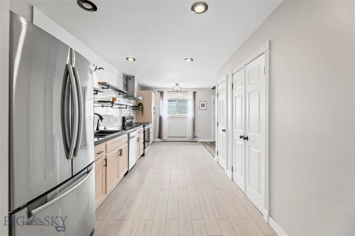 1304 Absaroka Court, Livingston, Montana 59047, Livingston, Montana 59047, ,Residential Income,For Sale,1304 Absaroka Court, Livingston, Montana 59047,403762
