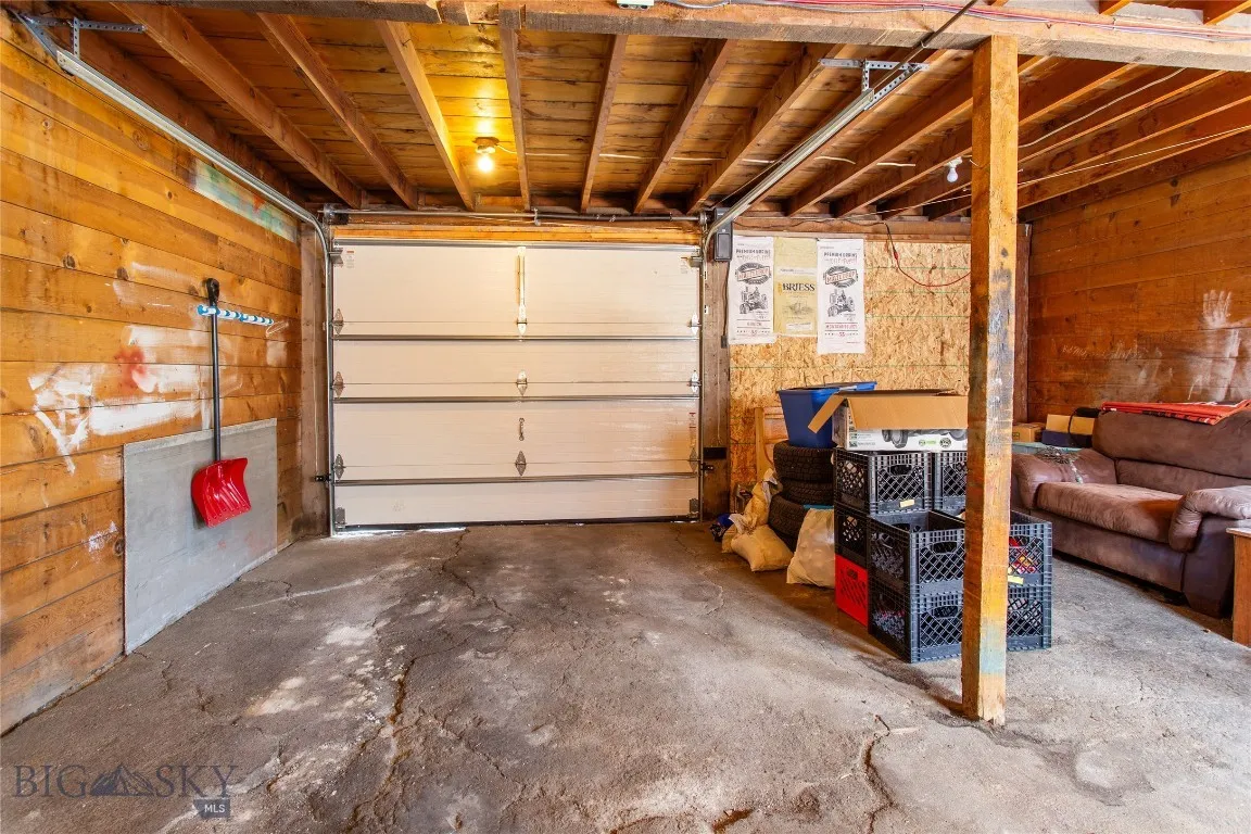 221 E Front, Butte, Montana 59701, Butte, Montana 59701, 3 Bedrooms Bedrooms, ,1 BathroomBathrooms,Residential,For Sale,221 E Front, Butte, Montana 59701,403868