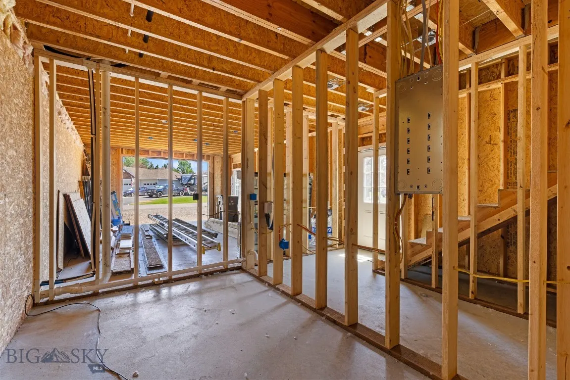 Extra storage room add on to the master bedroom/bathroom from main house