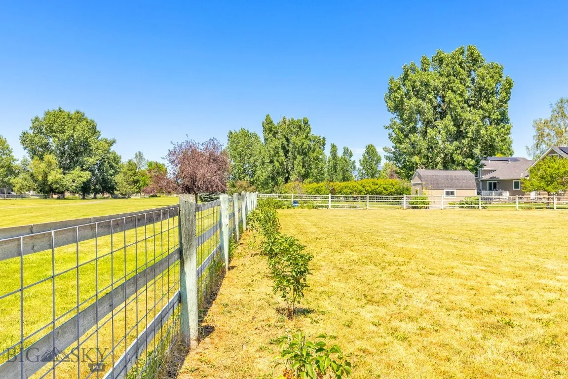 588 Candlelight, Bozeman, Montana 59718, Bozeman, Montana 59718, 3 Bedrooms Bedrooms, ,2 BathroomsBathrooms,Residential,For Sale,588 Candlelight, Bozeman, Montana 59718,403514