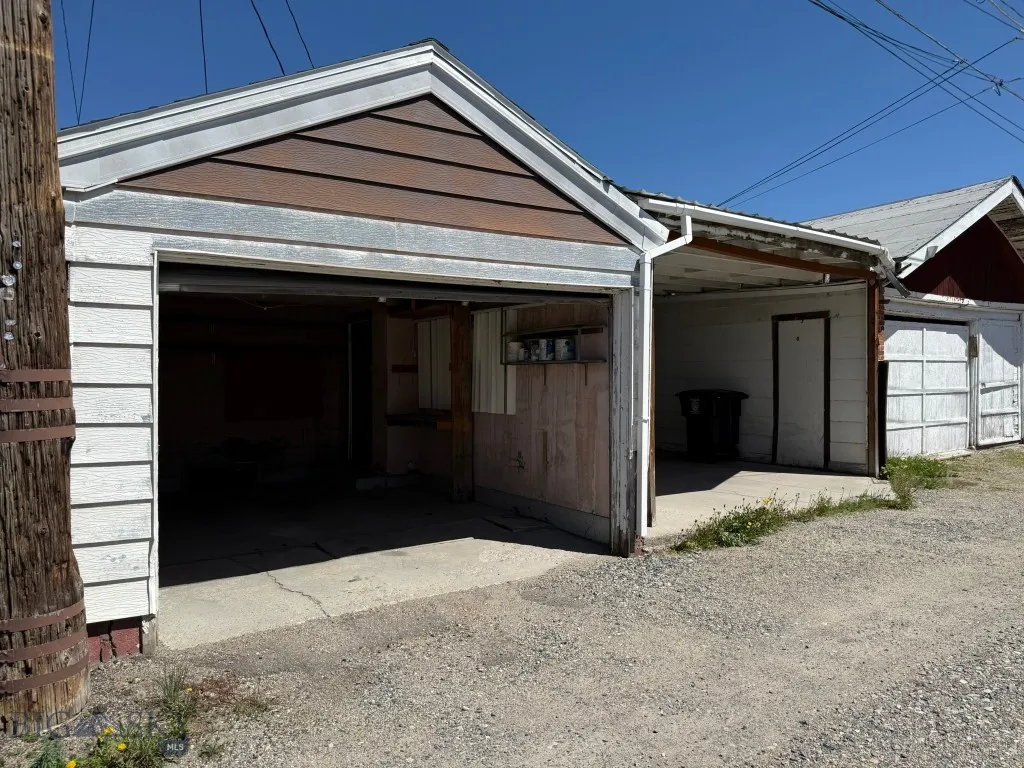 1915 S Montana, Butte, Montana 59701, Butte, Montana 59701, 2 Bedrooms Bedrooms, ,1 BathroomBathrooms,Residential,For Sale,1915 S Montana, Butte, Montana 59701,403661