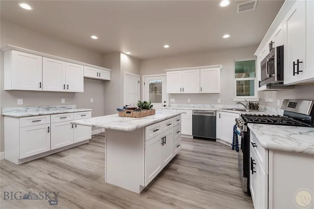 2304 Oriole Drive, Belgrade, Montana 59715, Belgrade, Montana 59715, 3 Bedrooms Bedrooms, ,2 BathroomsBathrooms,Residential,For Sale,2304 Oriole Drive, Belgrade, Montana 59715,403904
