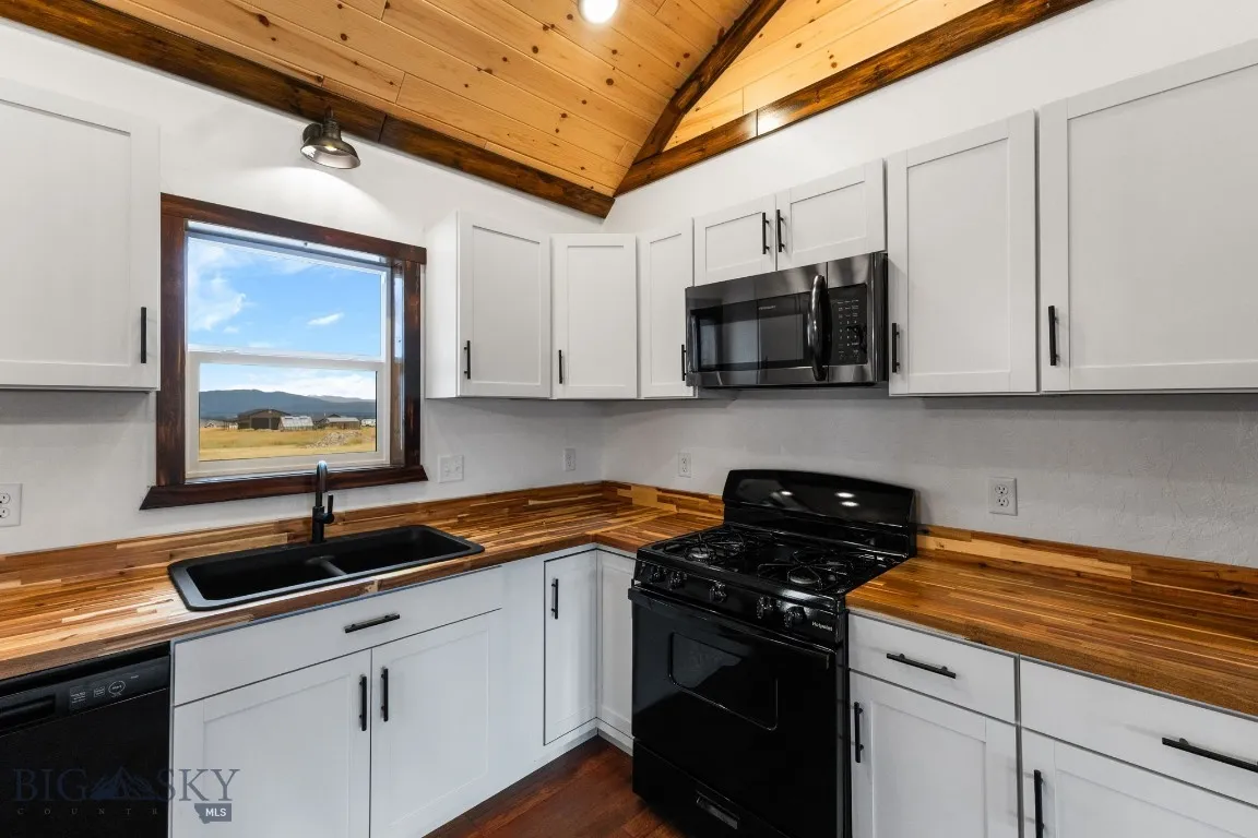 30 Fool's Gold Lane, Sheridan, Montana 59749, Sheridan, Montana 59749, 3 Bedrooms Bedrooms, ,2 BathroomsBathrooms,Residential,For Sale,30 Fool's Gold Lane, Sheridan, Montana 59749,403502