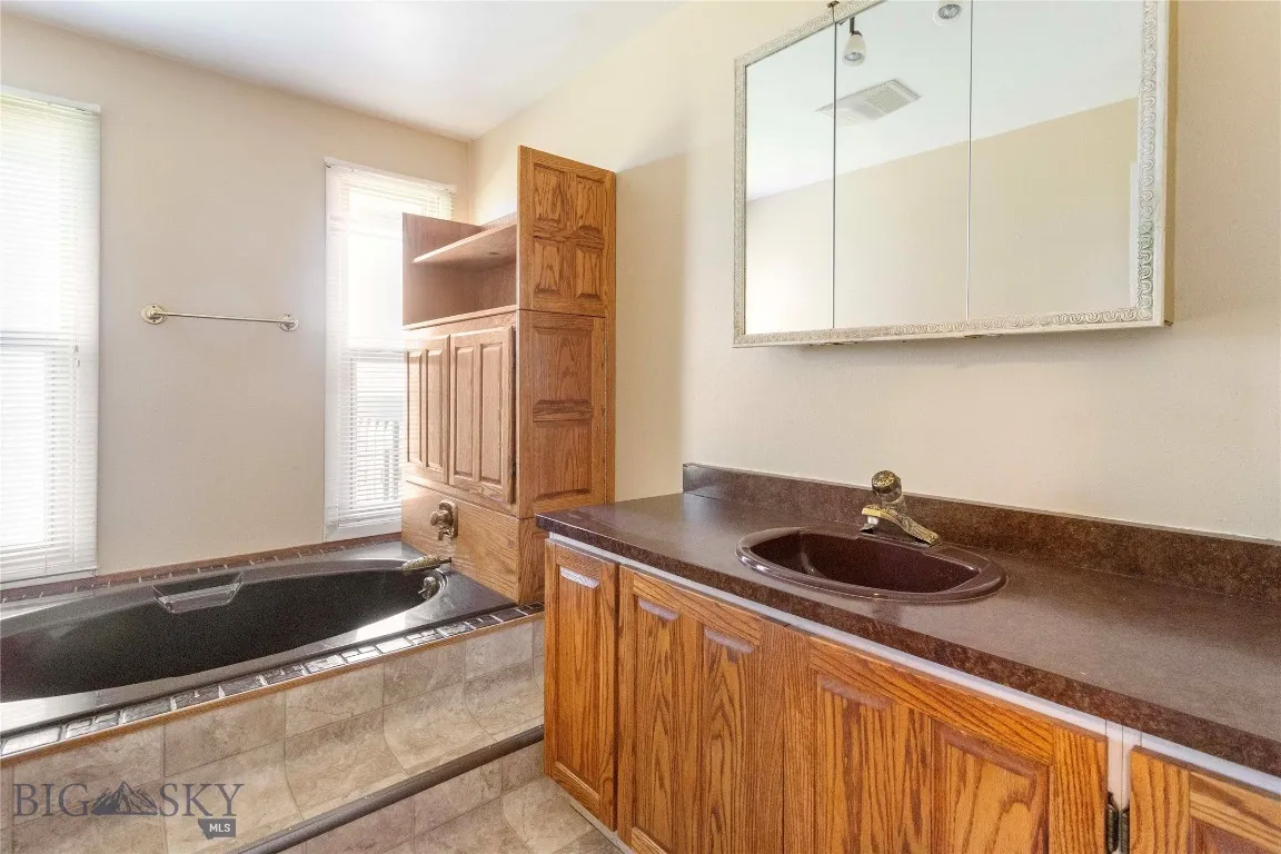 34 Mammoth Drive, Butte, Montana 59701, Butte, Montana 59701, 4 Bedrooms Bedrooms, ,3 BathroomsBathrooms,Residential,For Sale,34 Mammoth Drive, Butte, Montana 59701,403942