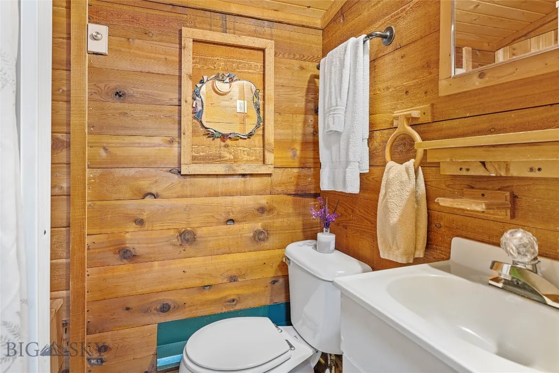 63921 Gallatin Road, Gallatin Gateway, Montana 597, Gallatin Gateway, Montana 59730, 3 Bedrooms Bedrooms, ,2 BathroomsBathrooms,Residential,For Sale,63921 Gallatin Road, Gallatin Gateway, Montana 597,403939