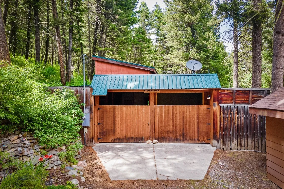 63921 Gallatin Road, Gallatin Gateway, Montana 597, Gallatin Gateway, Montana 59730, 3 Bedrooms Bedrooms, ,2 BathroomsBathrooms,Residential,For Sale,63921 Gallatin Road, Gallatin Gateway, Montana 597,403939