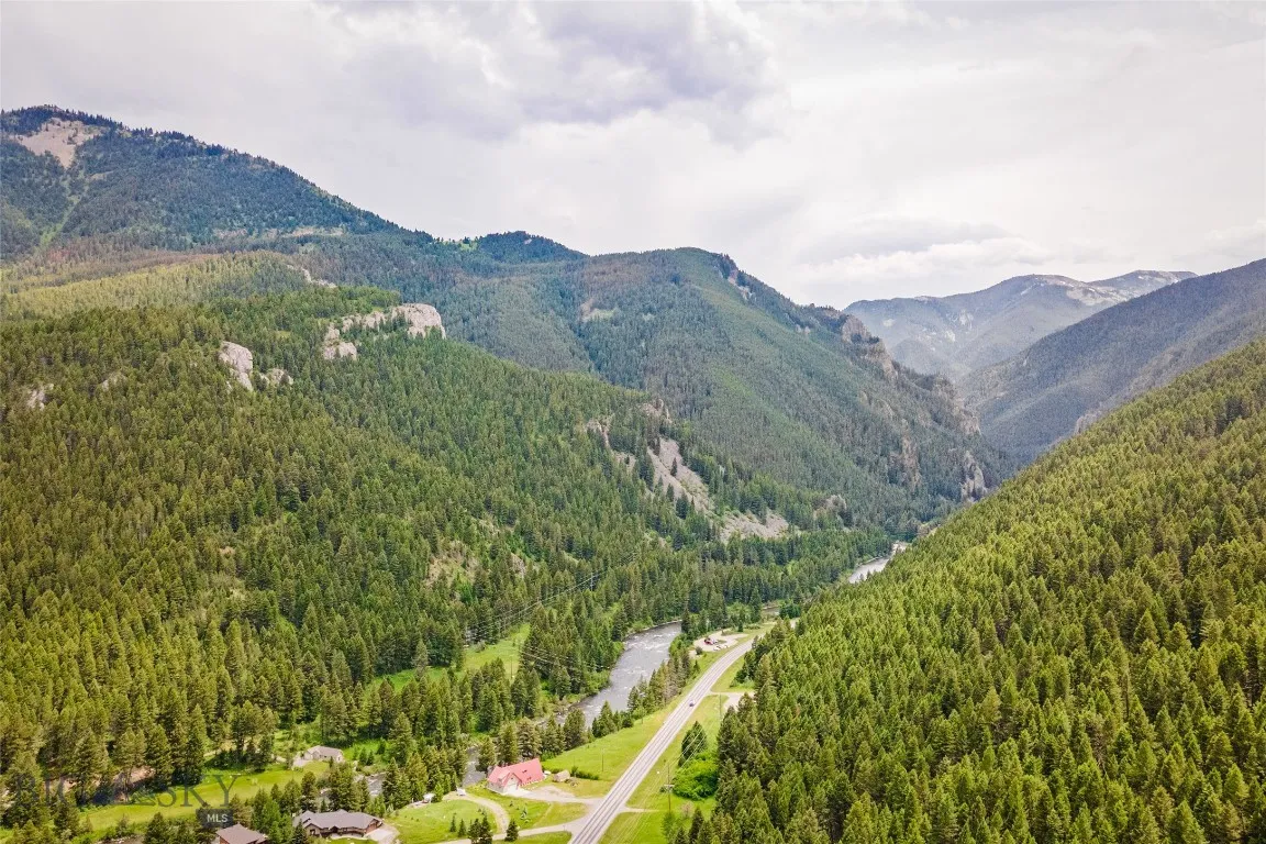 63921 Gallatin Road, Gallatin Gateway, Montana 597, Gallatin Gateway, Montana 59730, 3 Bedrooms Bedrooms, ,2 BathroomsBathrooms,Residential,For Sale,63921 Gallatin Road, Gallatin Gateway, Montana 597,403939