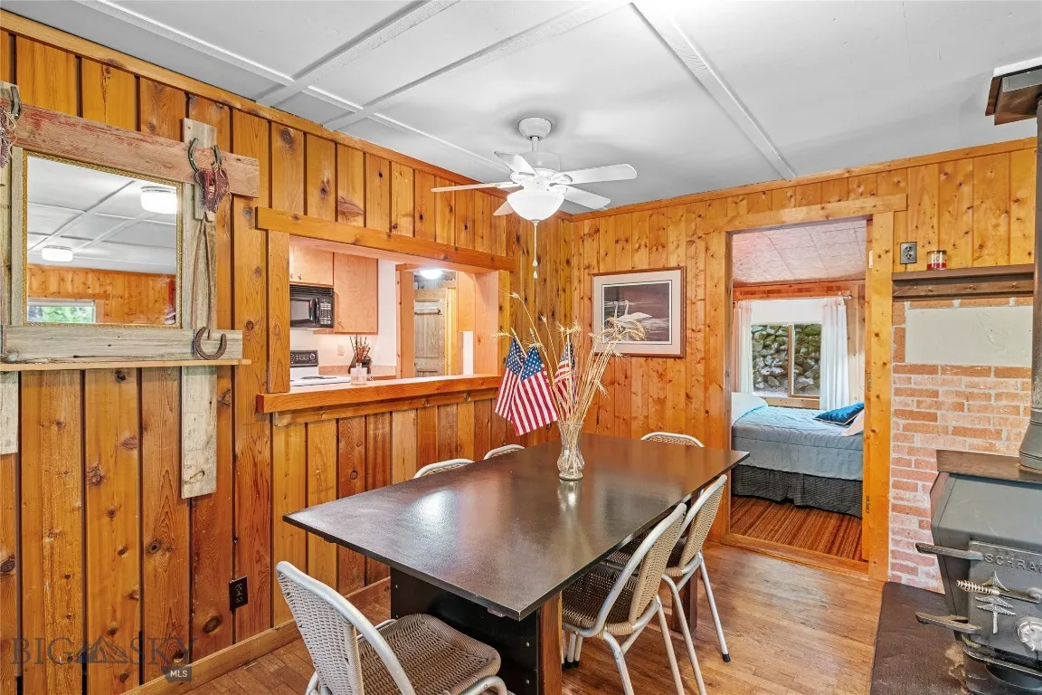 63921 Gallatin Road, Gallatin Gateway, Montana 597, Gallatin Gateway, Montana 59730, 3 Bedrooms Bedrooms, ,2 BathroomsBathrooms,Residential,For Sale,63921 Gallatin Road, Gallatin Gateway, Montana 597,403939