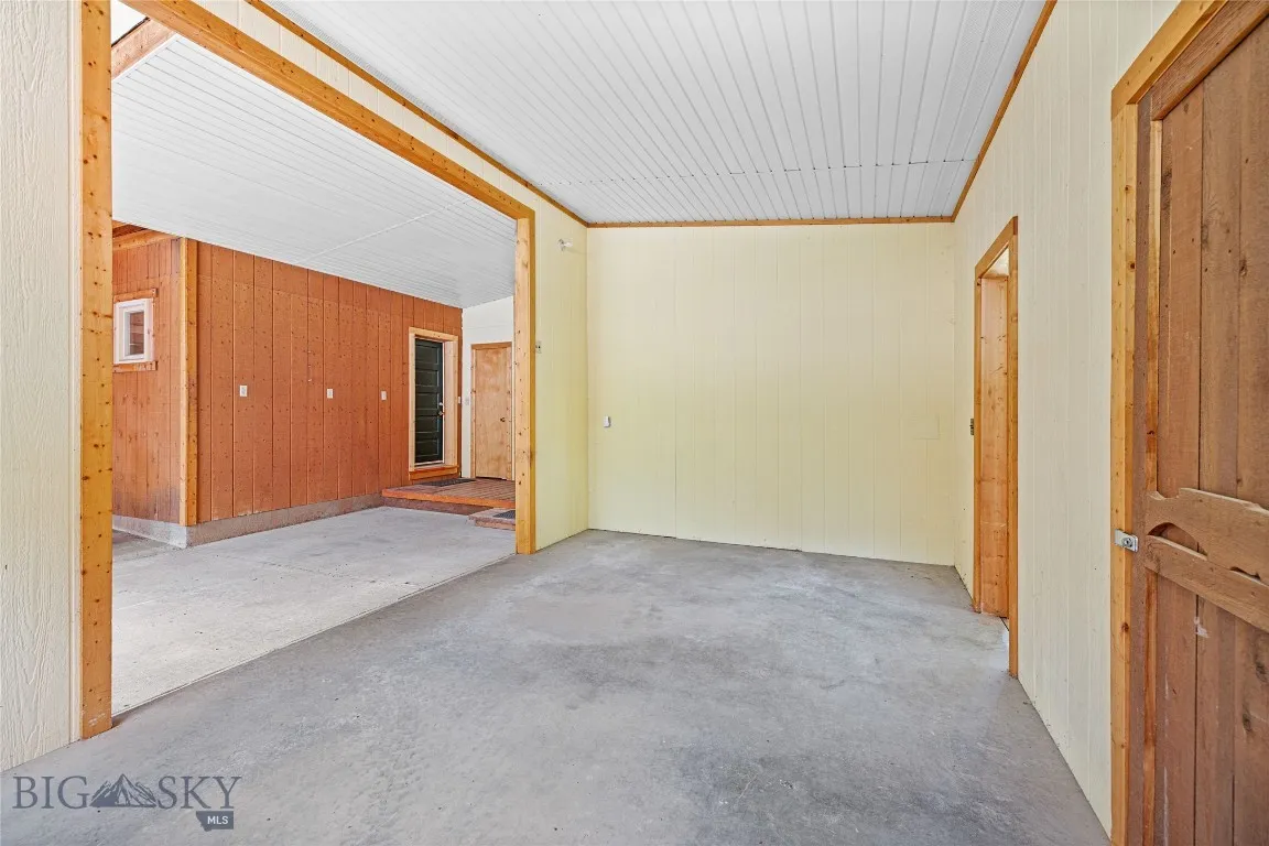 63921 Gallatin Road, Gallatin Gateway, Montana 597, Gallatin Gateway, Montana 59730, 3 Bedrooms Bedrooms, ,2 BathroomsBathrooms,Residential,For Sale,63921 Gallatin Road, Gallatin Gateway, Montana 597,403939