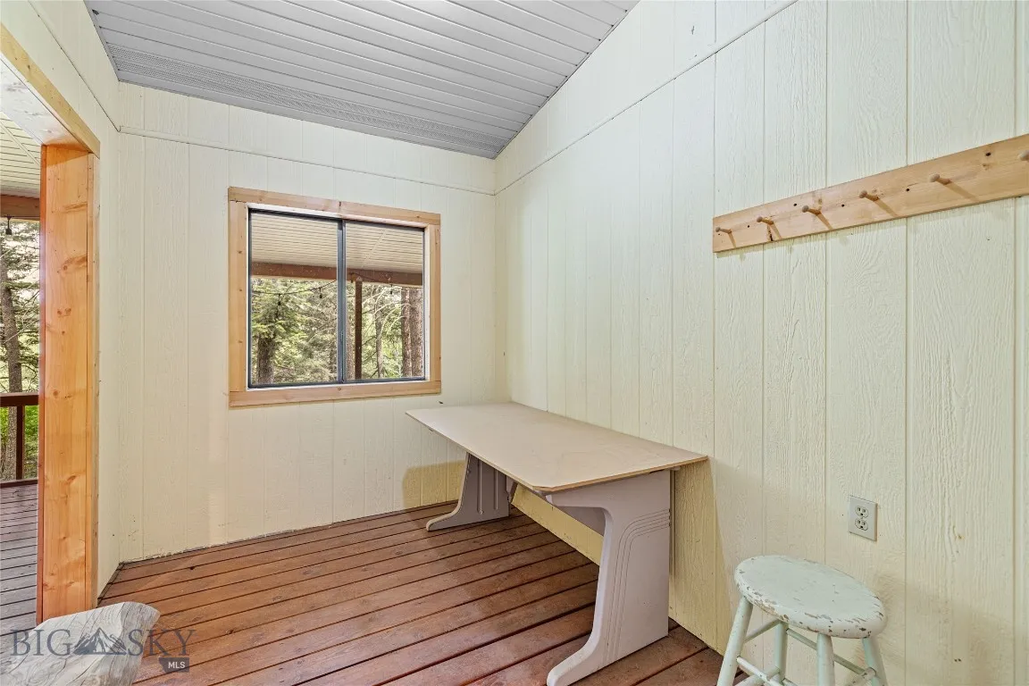 63921 Gallatin Road, Gallatin Gateway, Montana 597, Gallatin Gateway, Montana 59730, 3 Bedrooms Bedrooms, ,2 BathroomsBathrooms,Residential,For Sale,63921 Gallatin Road, Gallatin Gateway, Montana 597,403939