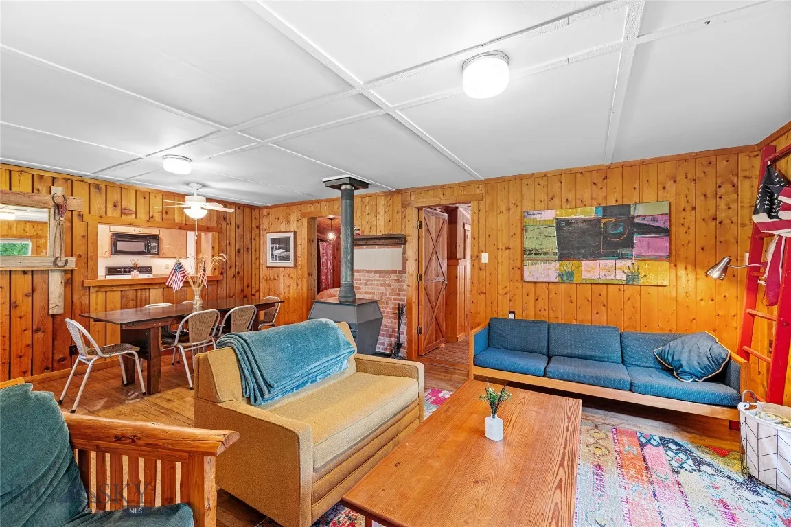 63921 Gallatin Road, Gallatin Gateway, Montana 597, Gallatin Gateway, Montana 59730, 3 Bedrooms Bedrooms, ,2 BathroomsBathrooms,Residential,For Sale,63921 Gallatin Road, Gallatin Gateway, Montana 597,403939