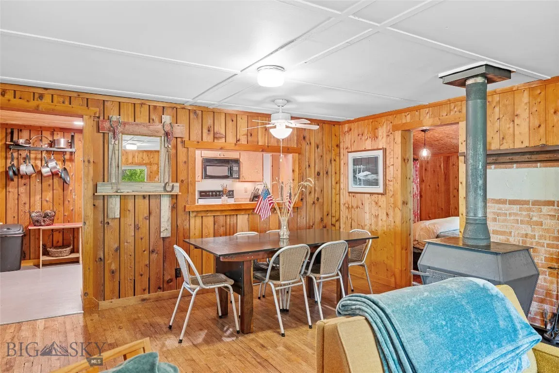 63921 Gallatin Road, Gallatin Gateway, Montana 597, Gallatin Gateway, Montana 59730, 3 Bedrooms Bedrooms, ,2 BathroomsBathrooms,Residential,For Sale,63921 Gallatin Road, Gallatin Gateway, Montana 597,403939