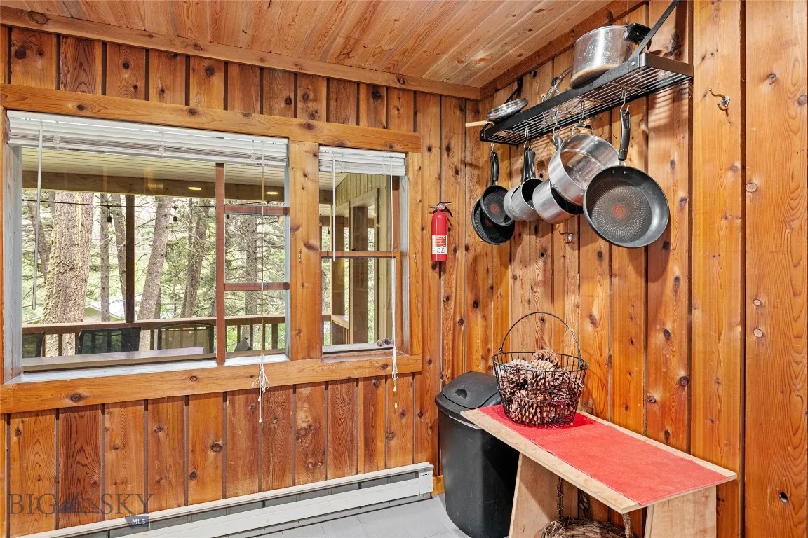63921 Gallatin Road, Gallatin Gateway, Montana 597, Gallatin Gateway, Montana 59730, 3 Bedrooms Bedrooms, ,2 BathroomsBathrooms,Residential,For Sale,63921 Gallatin Road, Gallatin Gateway, Montana 597,403939
