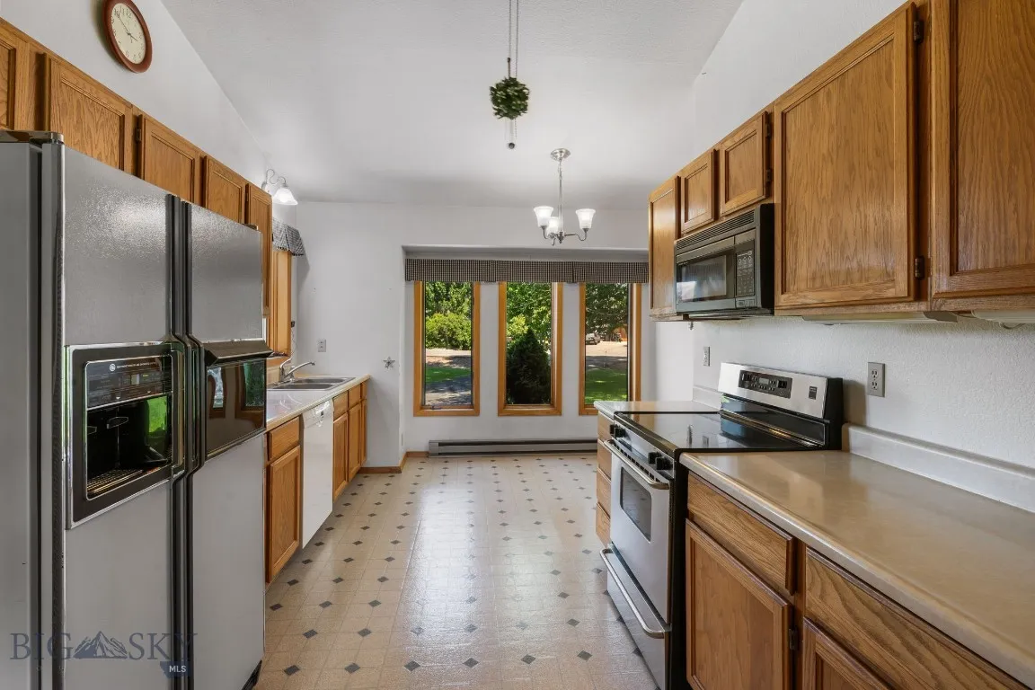 Spacious Counters.