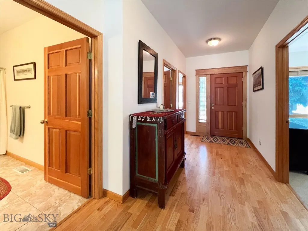 Entry way