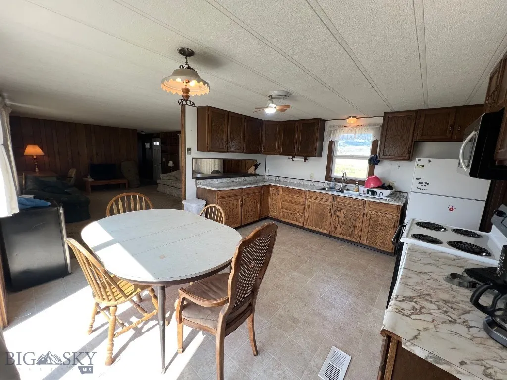 20 Black Hawk, Livingston, Montana 59047, Livingston, Montana 59047, 2 Bedrooms Bedrooms, ,2 BathroomsBathrooms,Land,For Sale,20 Black Hawk, Livingston, Montana 59047,403973