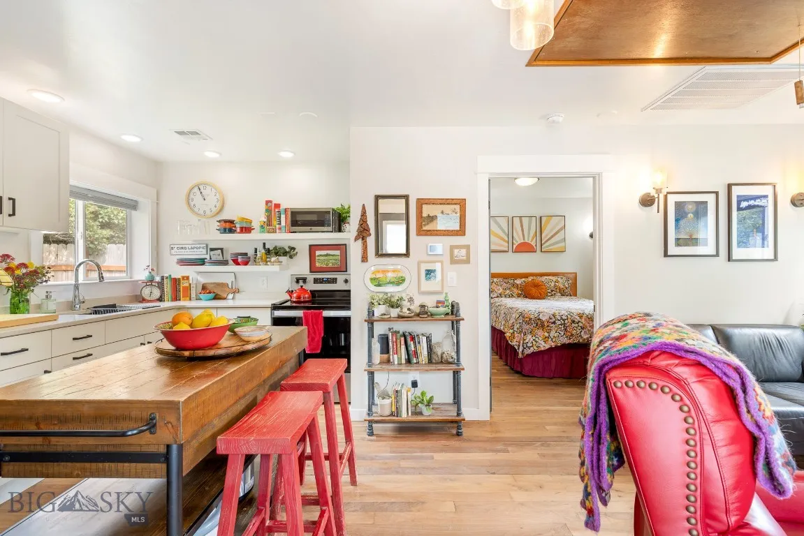 2 Harris Place, Livingston, Montana 59047, Livingston, Montana 59047, 3 Bedrooms Bedrooms, ,Residential,For Sale,2 Harris Place, Livingston, Montana 59047,404022