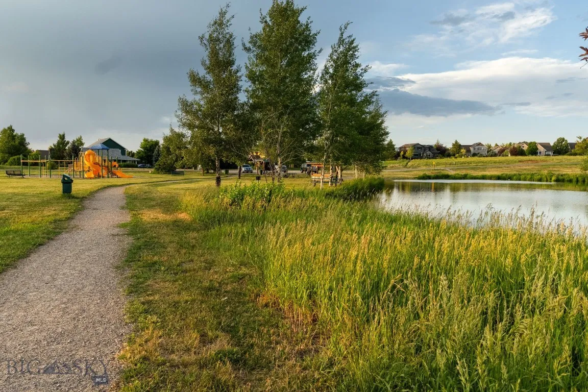 Extensive trail system