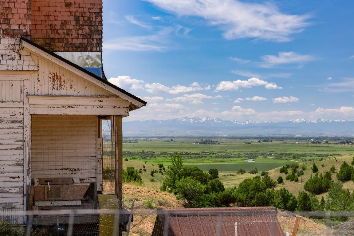 5835 Spaulding Bridge Road, Belgrade, Montana 5971, Belgrade, Montana 59714, 5 Bedrooms Bedrooms, ,3 BathroomsBathrooms,Residential,For Sale,5835 Spaulding Bridge Road, Belgrade, Montana 5971,0,403844