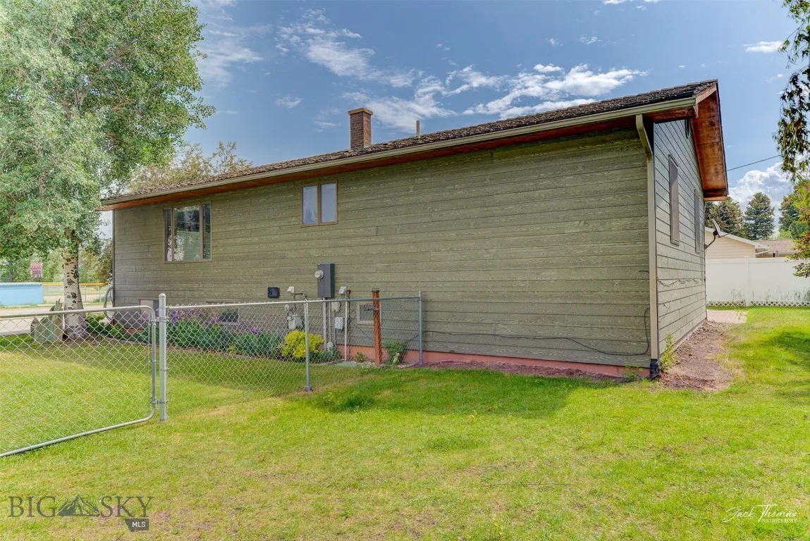 620 Higgins, Deer Lodge, Montana 59722, Deer Lodge, Montana 59722, 4 Bedrooms Bedrooms, ,3 BathroomsBathrooms,Residential,For Sale,620 Higgins, Deer Lodge, Montana 59722,0,404133