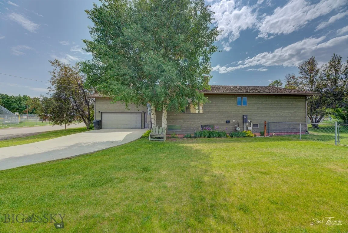 620 Higgins, Deer Lodge, Montana 59722, Deer Lodge, Montana 59722, 4 Bedrooms Bedrooms, ,3 BathroomsBathrooms,Residential,For Sale,620 Higgins, Deer Lodge, Montana 59722,0,404133