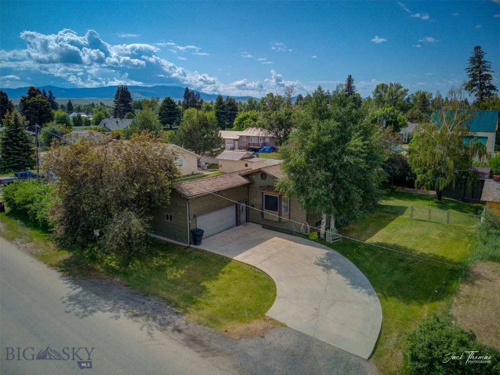 620 Higgins, Deer Lodge, Montana 59722, Deer Lodge, Montana 59722, 4 Bedrooms Bedrooms, ,3 BathroomsBathrooms,Residential,For Sale,620 Higgins, Deer Lodge, Montana 59722,0,404133